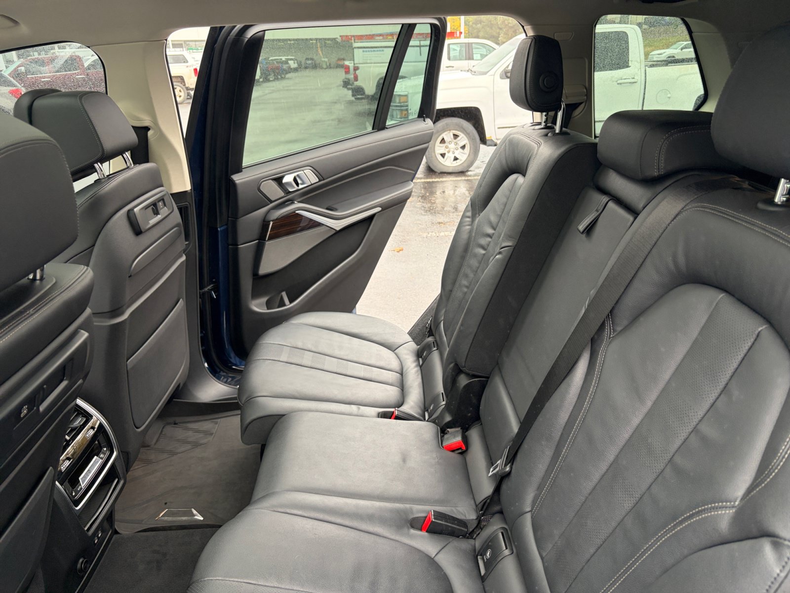 Used 2019 BMW X7 xDrive40i w/ Premium Package AWD/4WD image 17