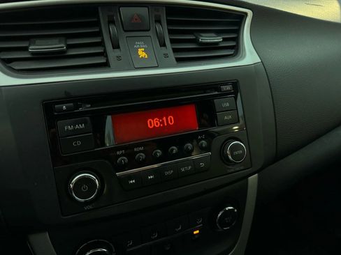 Used 2015 Nissan Sentra S image 26