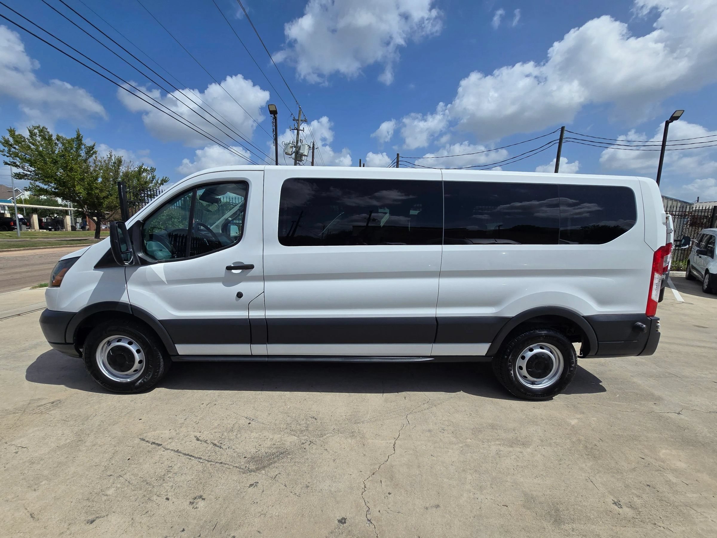 Used 2018 Ford Transit 350 XL RWD image 3