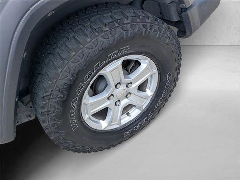 Used 2020 Jeep Wrangler Sport AWD/4WD image 16