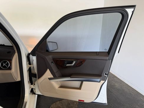 Used 2013 Mercedes-Benz GLK 350 4MATIC image 32