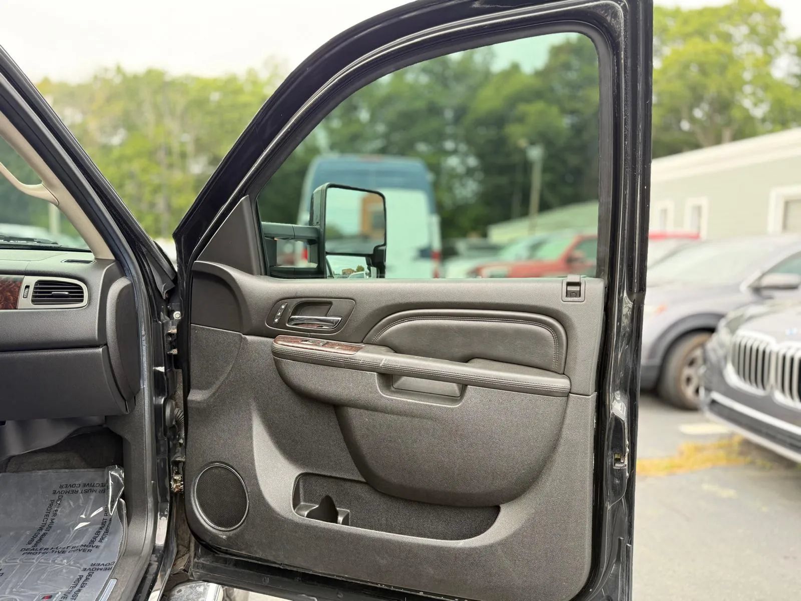 Used 2014 GMC Sierra 2500 Denali w/ Snow Plow Prep Package AWD/4WD image 23