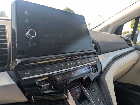 Used 2025 Honda Odyssey EX-L image 23