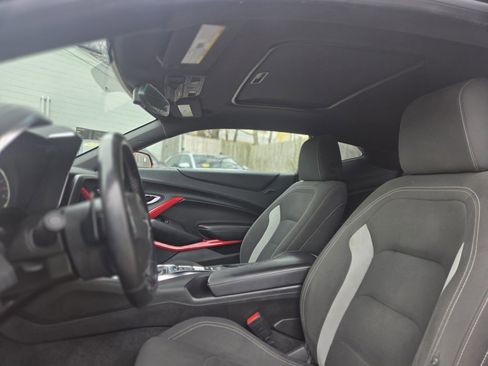 Used 2022 Chevrolet Camaro LT image 17