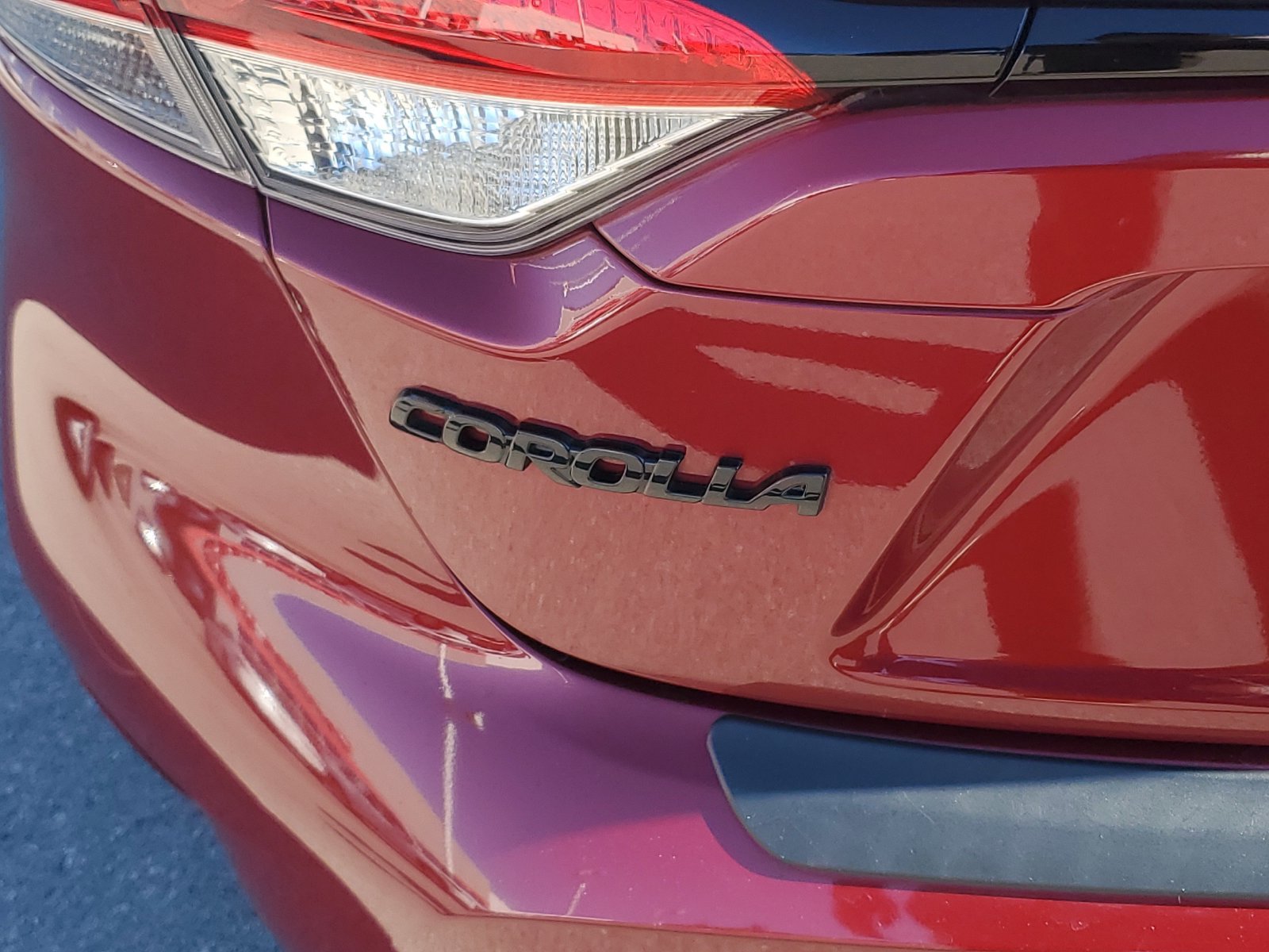 Used 2024 Toyota Corolla LE FWD image 7