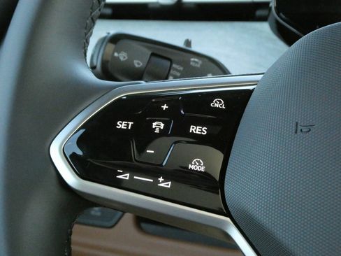 New 2025 Volkswagen ID. Buzz Pro S Plus image 12