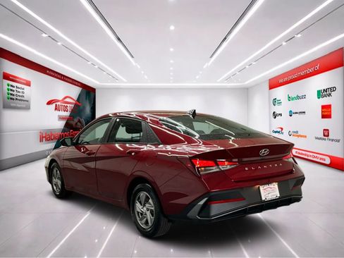 Used 2024 Hyundai Elantra SE FWD image 5