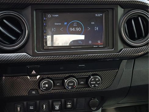 Used 2019 Toyota Tacoma SR5 image 10