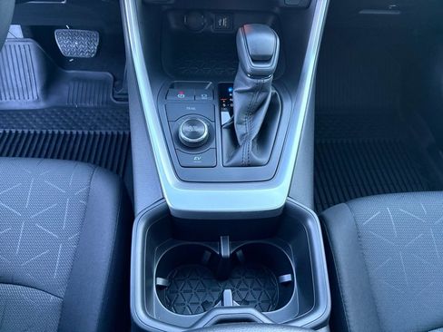 Used 2025 Toyota RAV4 XLE image 20