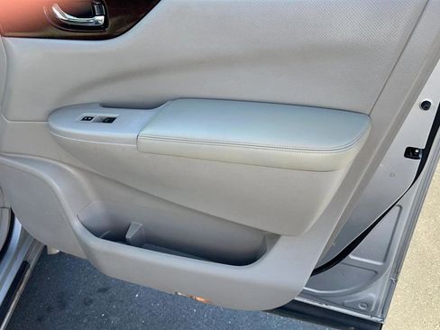 Used 2015 Nissan Quest SL image 19