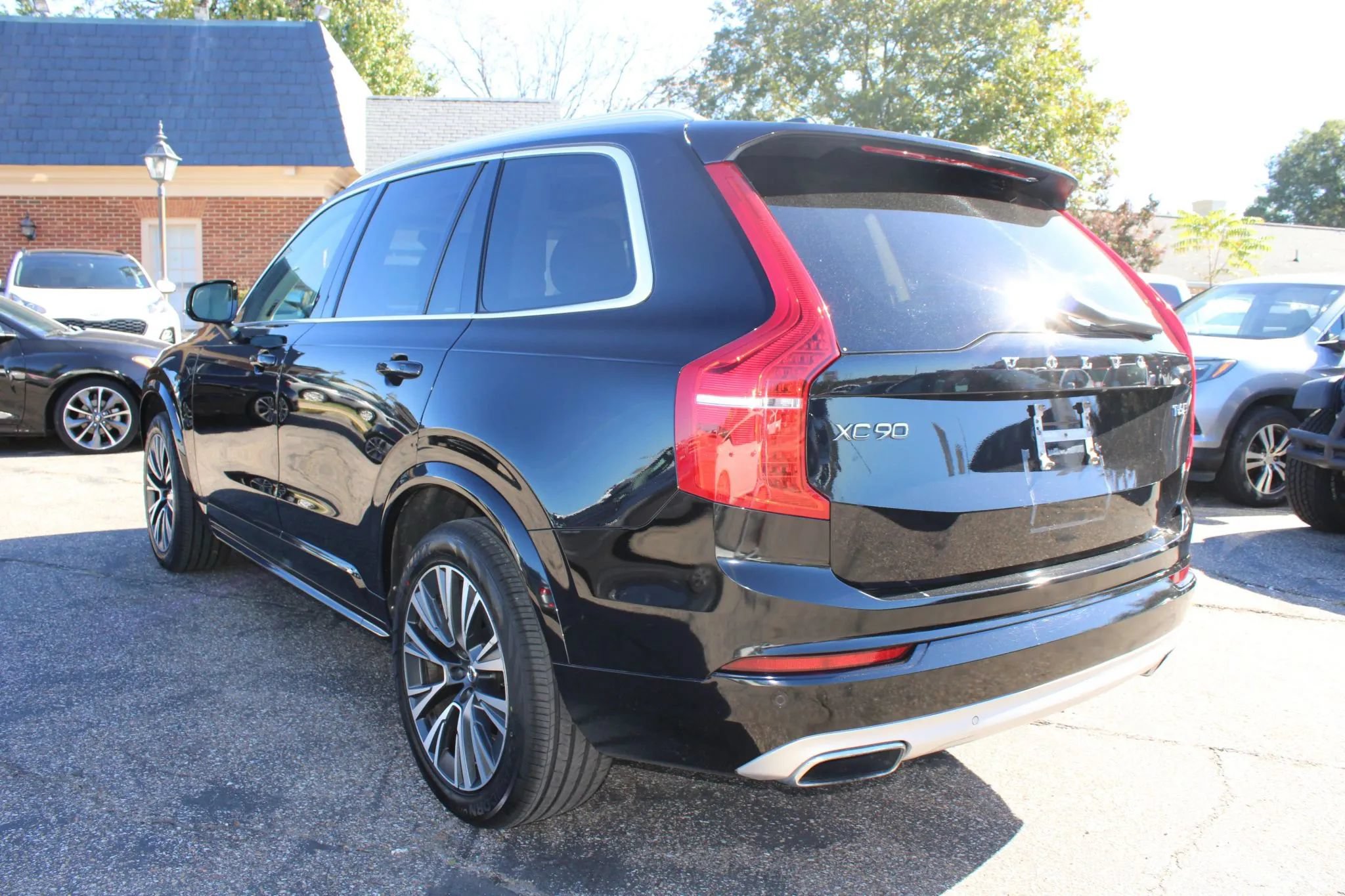 Used 2020 Volvo XC90 T6 Momentum AWD/4WD image 6