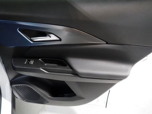 Used 2024 Chevrolet Equinox EV LT image 63