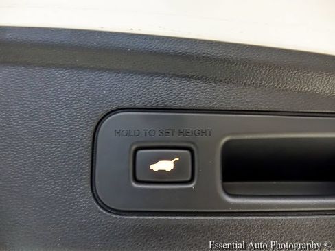 Used 2025 Acura MDX SH-AWD image 25
