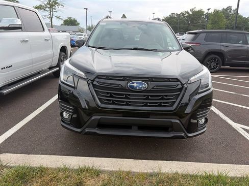 Used 2024 Subaru Forester Limited AWD/4WD image 2