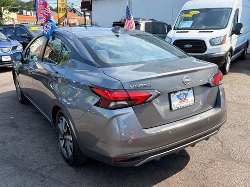 Used 2025 Nissan Versa SV FWD image 5