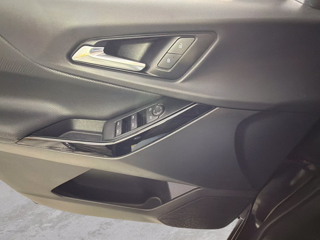 Used 2026 Chevrolet Equinox LT FWD image 25