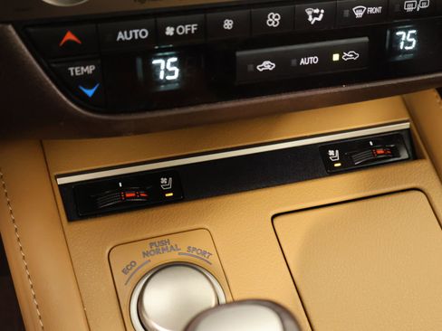 Used 2018 Lexus ES 350 w/ Premier Package image 7