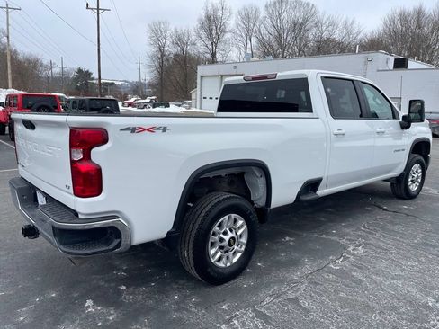 Used 2025 Chevrolet Silverado 2500 LT w/ Convenience Package AWD/4WD image 3