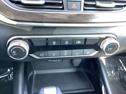 Used 2024 Nissan Altima 2.5 SV image 22