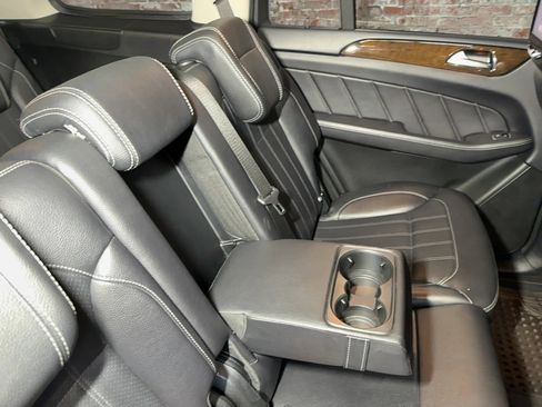 Used 2015 Mercedes-Benz GL 450 4MATIC image 95