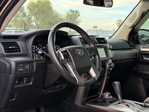 Used 2016 Toyota 4Runner SR5 AWD/4WD image 16