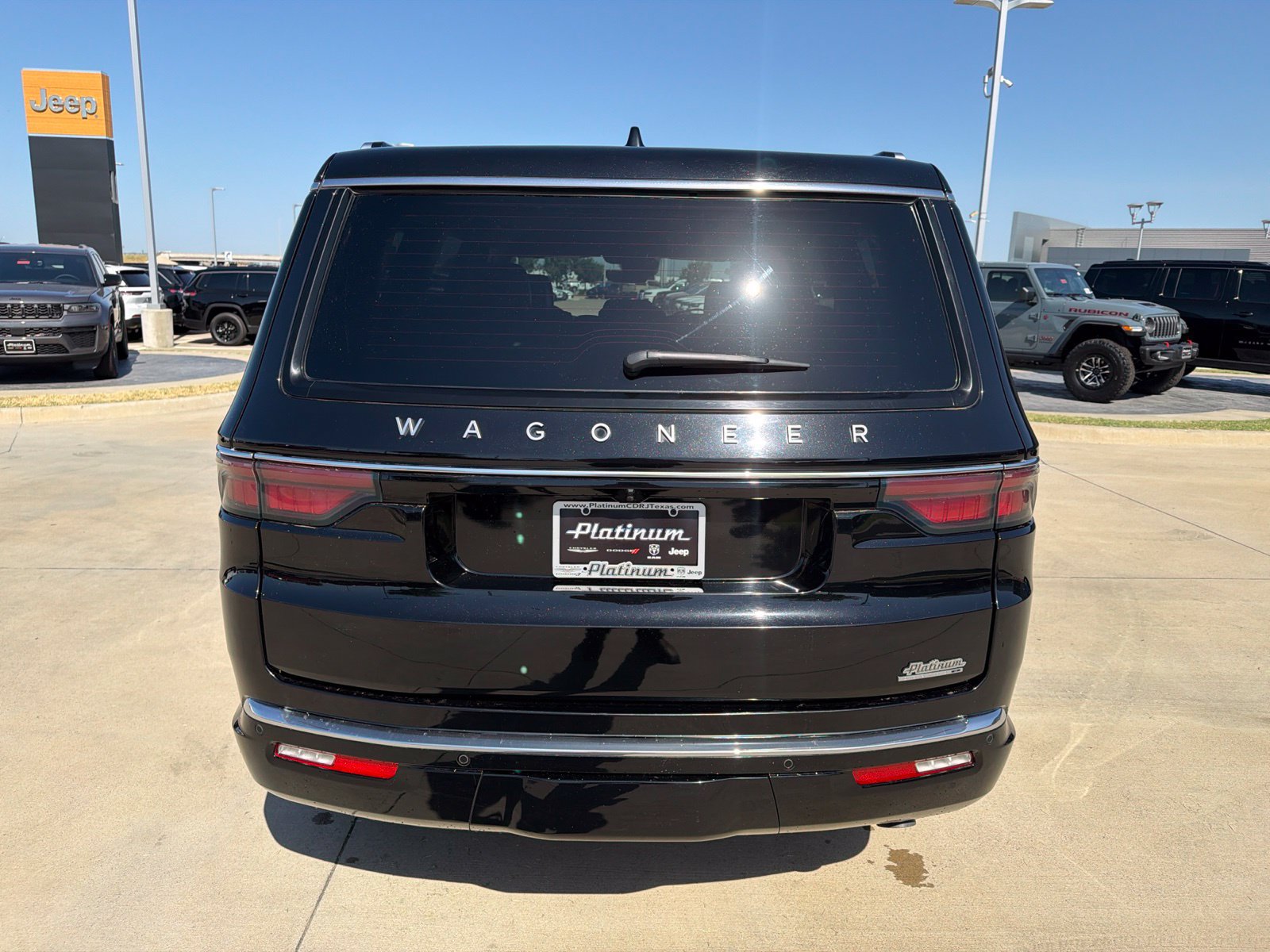 Used 2024 Jeep Wagoneer Series II w/ Flexible Seating Group AWD/4WD image 4