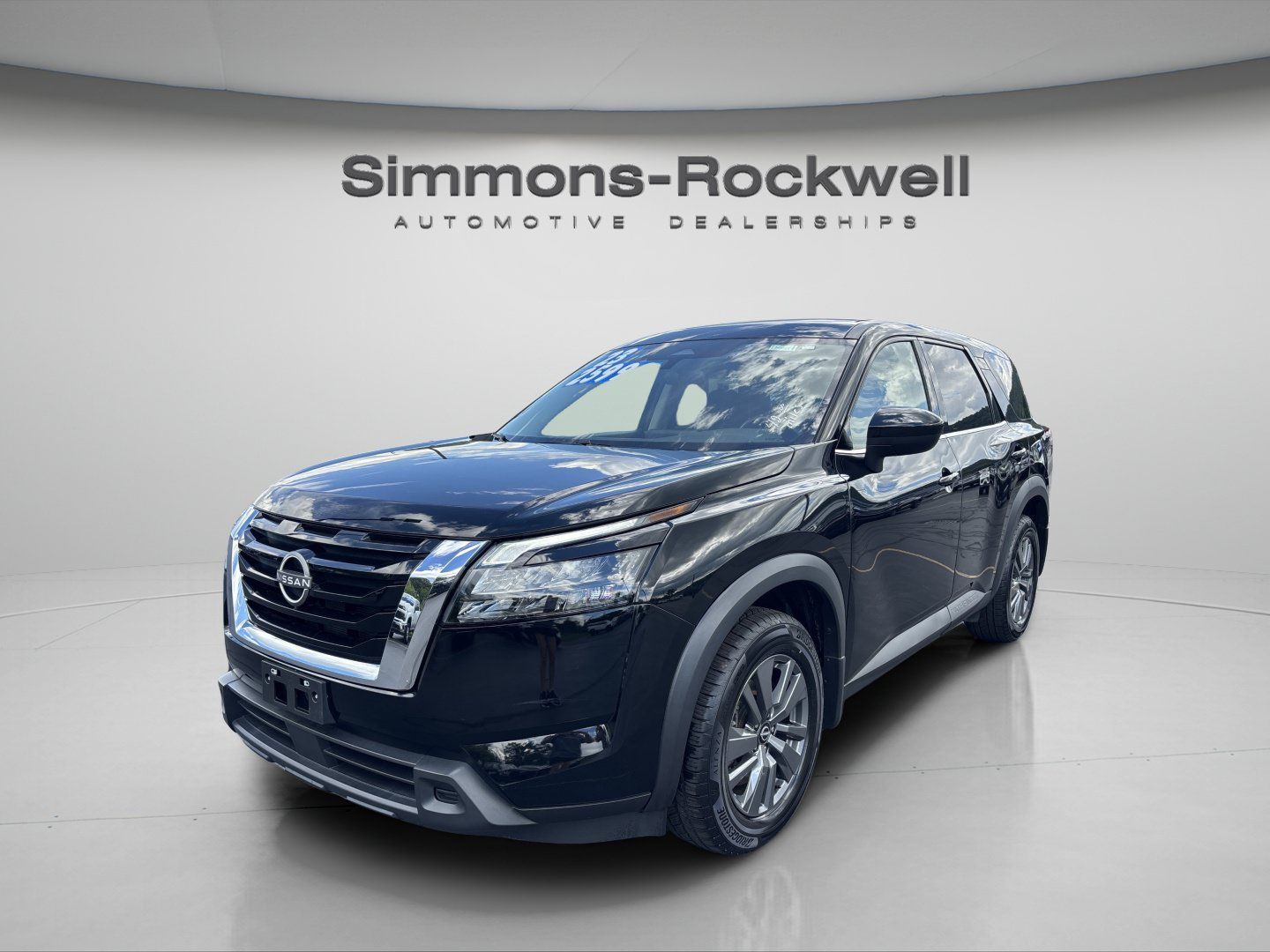 Used 2023 Nissan Pathfinder S AWD/4WD image 1