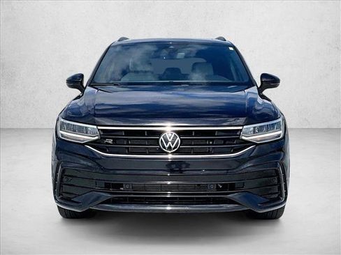 Used 2024 Volkswagen Tiguan SE R-Line FWD image 3
