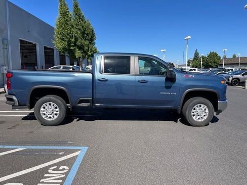 Used 2024 Chevrolet Silverado 2500 LT w/ All Star Edition AWD/4WD image 4