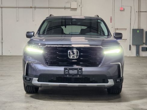 Used 2023 Honda Pilot Touring image 2