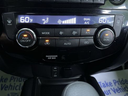 Used 2016 Nissan Rogue SV AWD/4WD image 23