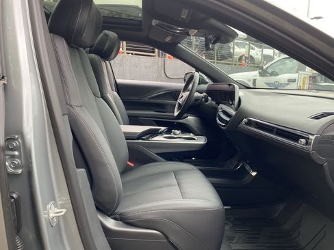 Used 2024 Cadillac Lyriq Luxury w/ LPO, Floor Liner Package AWD/4WD image 19
