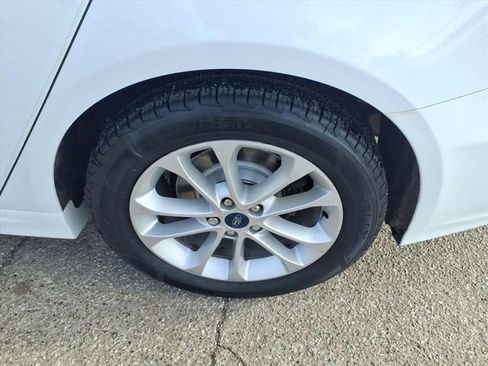 Used 2020 Ford Fusion SE image 10