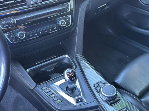 Used 2016 BMW M4 Convertible image 16