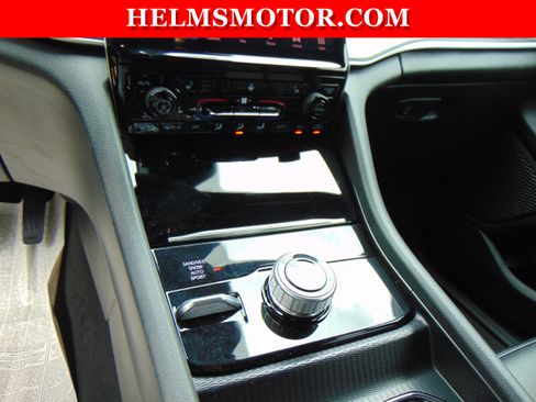 Certified 2024 Jeep Grand Cherokee L Limited AWD/4WD image 22