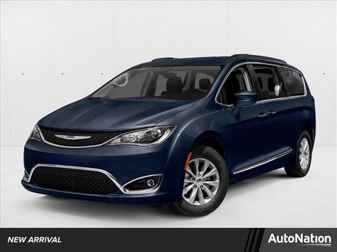Used 2018 Chrysler Pacifica Limited FWD image 1