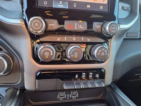New 2026 RAM 1500 Big Horn AWD/4WD image 17