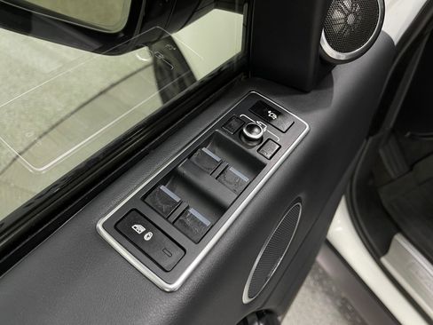 Used 2015 Land Rover Range Rover Supercharged image 15