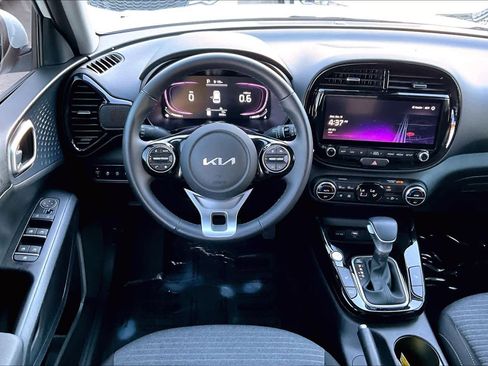 Certified 2023 Kia Soul EX image 5