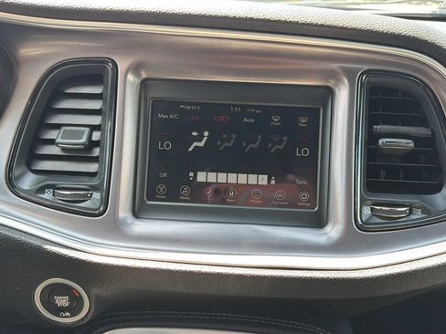 Used 2022 Dodge Challenger SXT RWD image 17