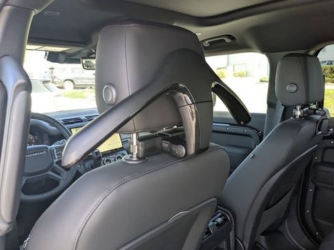 New 2026 Land Rover Defender 110 X-Dynamic SE image 15