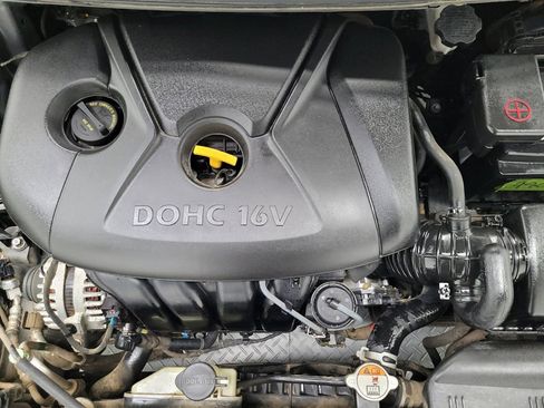 Used 2016 Hyundai Elantra Limited FWD image 30