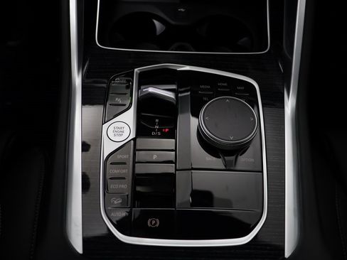 New 2026 BMW X6 xDrive40i w/ Climate Comfort Package image 12