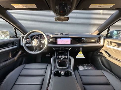 Used 2026 Porsche Cayenne E-Hybrid Coupe AWD/4WD image 6