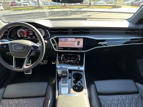 Certified 2025 Audi S6 Premium Plus image 18