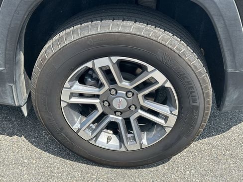 Used 2025 GMC Terrain Elevation AWD/4WD image 19