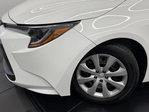 Certified 2025 Toyota Corolla LE FWD image 5