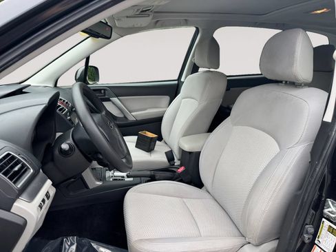 Used 2016 Subaru Forester 2.5i Premium w/ All-Weather Package AWD/4WD image 9