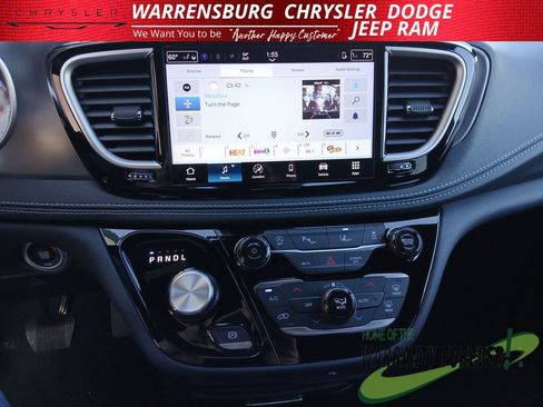 New 2026 Chrysler Pacifica Select FWD image 22