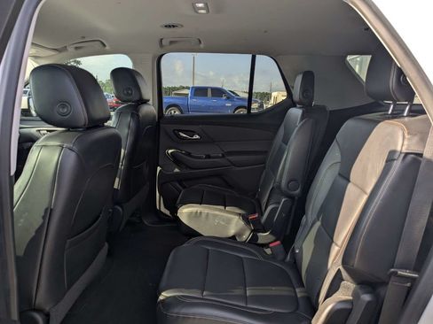 Used 2018 Chevrolet Traverse LT FWD image 14